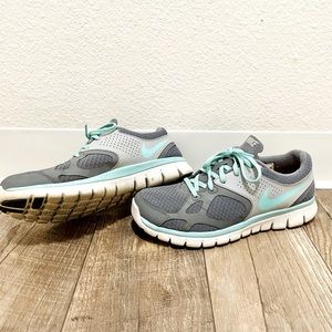 Women’s Nike Flex 2012 in Cool Grey Tropical Twist- size 10